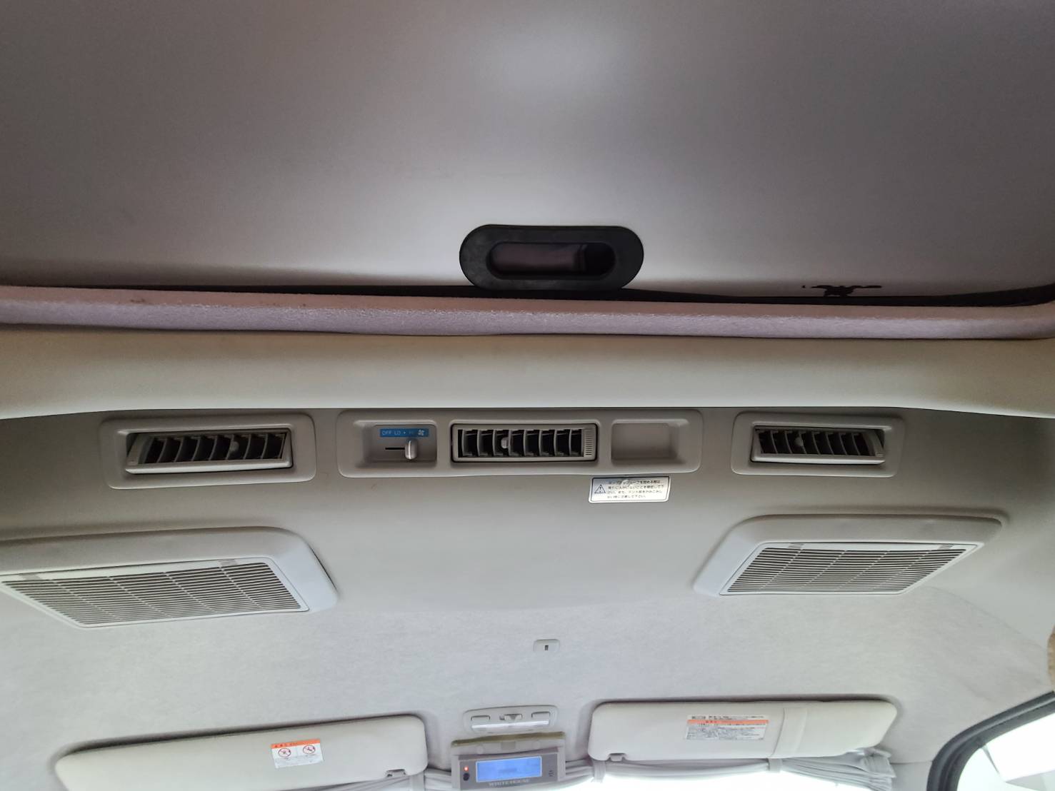 プレシャス ホワイトハウス ハイエースキャンパー 電動開閉式ポップアップ バンコン17