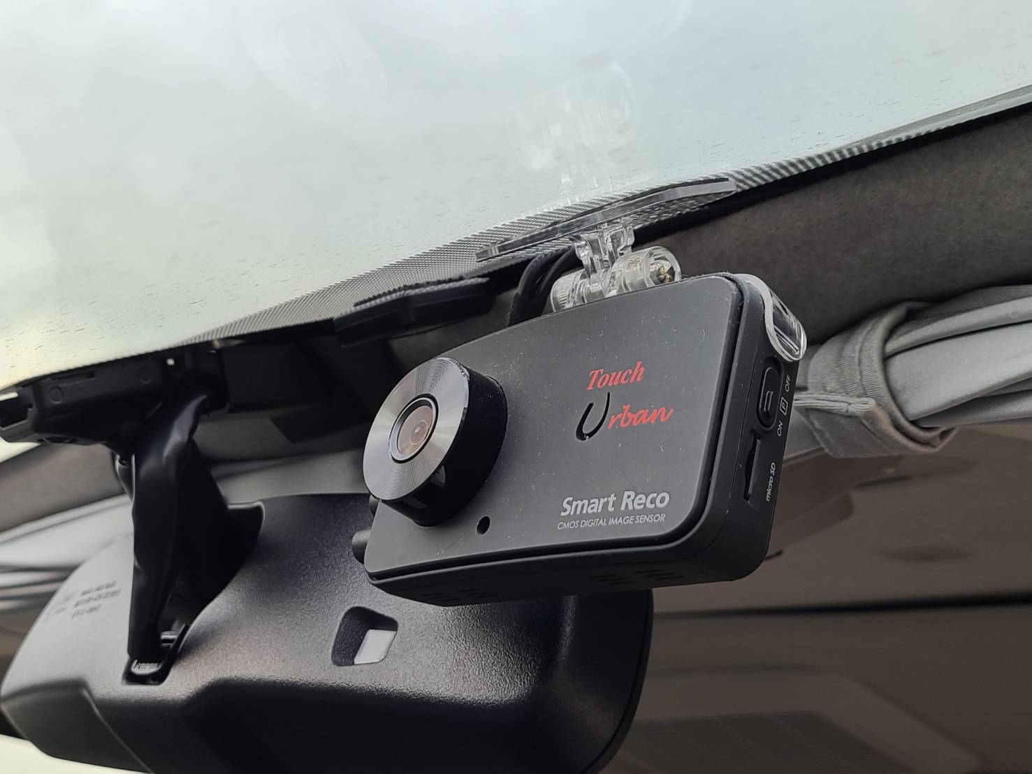 プレシャス ホワイトハウス ハイエースキャンパー 電動開閉式ポップアップ バンコン18