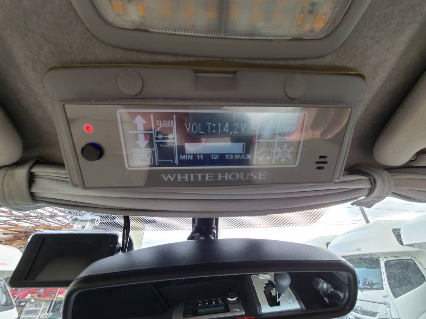 プレシャス ホワイトハウス ハイエースキャンパー 電動開閉式ポップアップ バンコン15