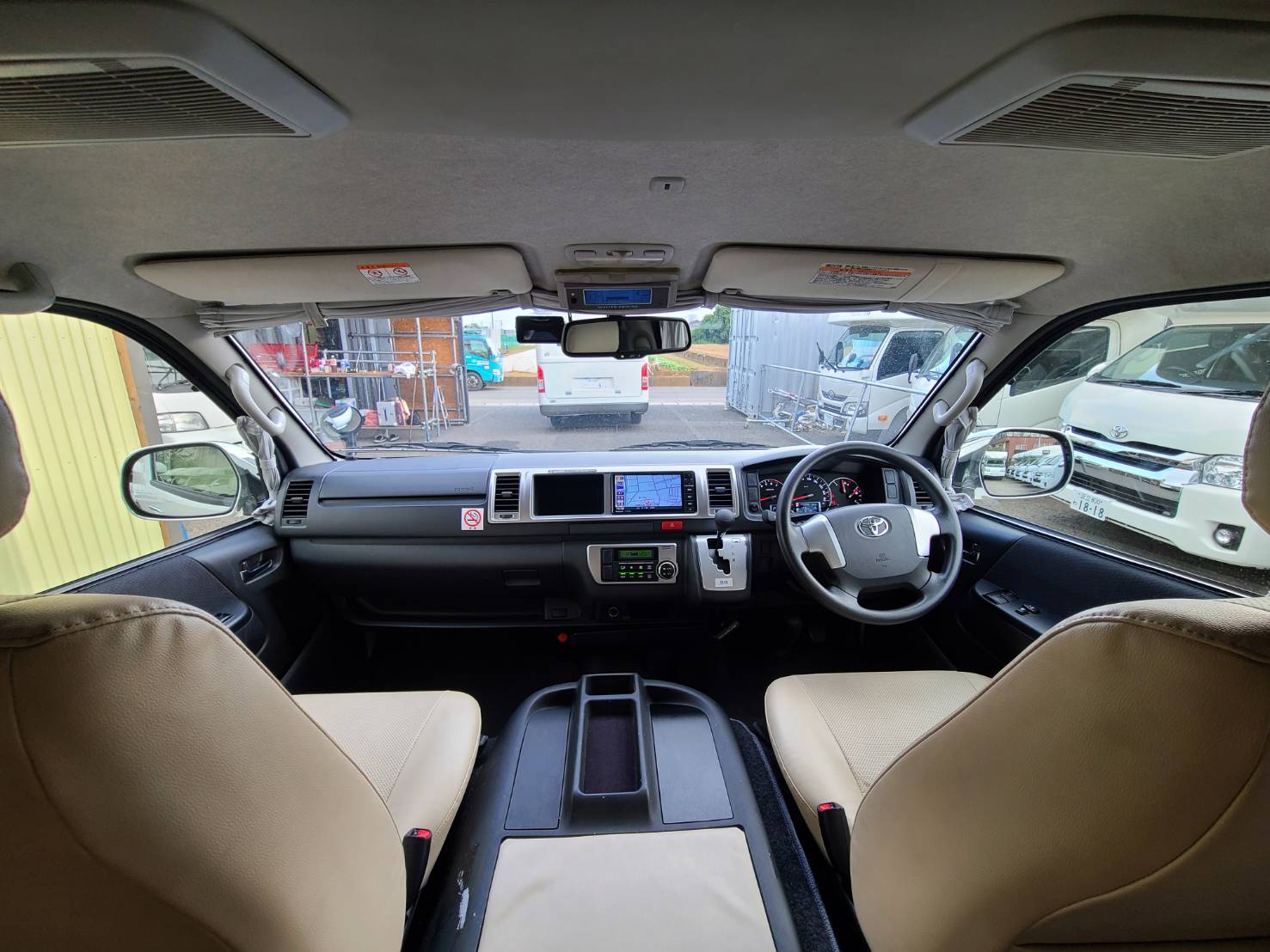 プレシャス ホワイトハウス ハイエースキャンパー 電動開閉式ポップアップ バンコン12