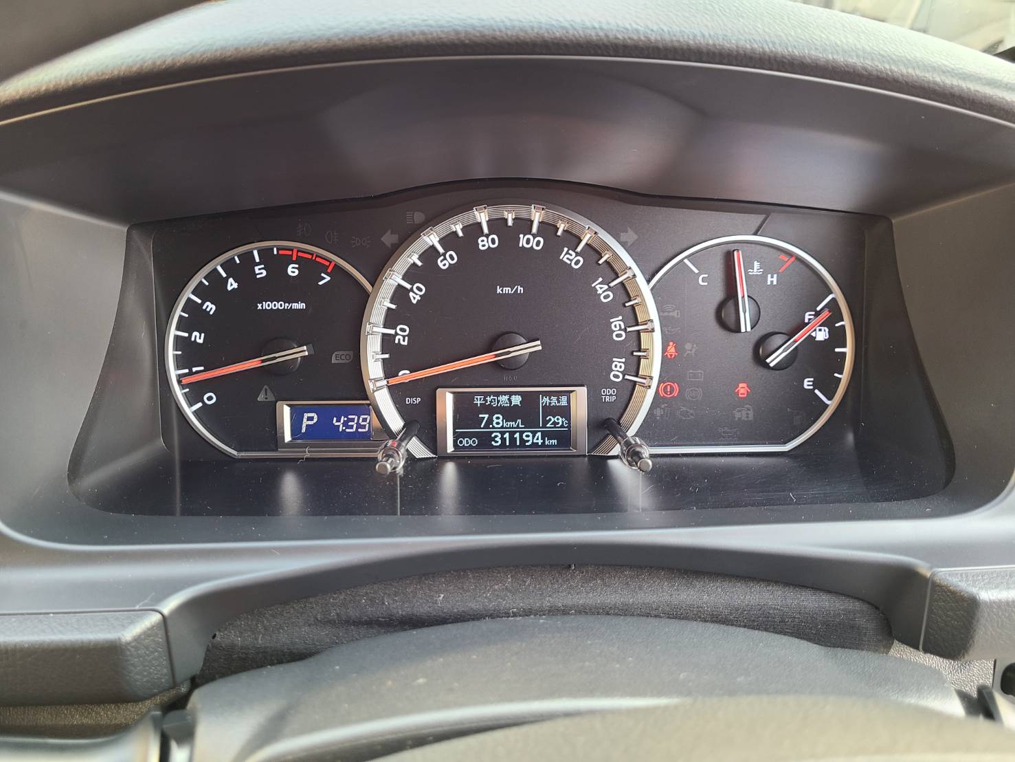 プレシャス ホワイトハウス ハイエースキャンパー 電動開閉式ポップアップ バンコン13