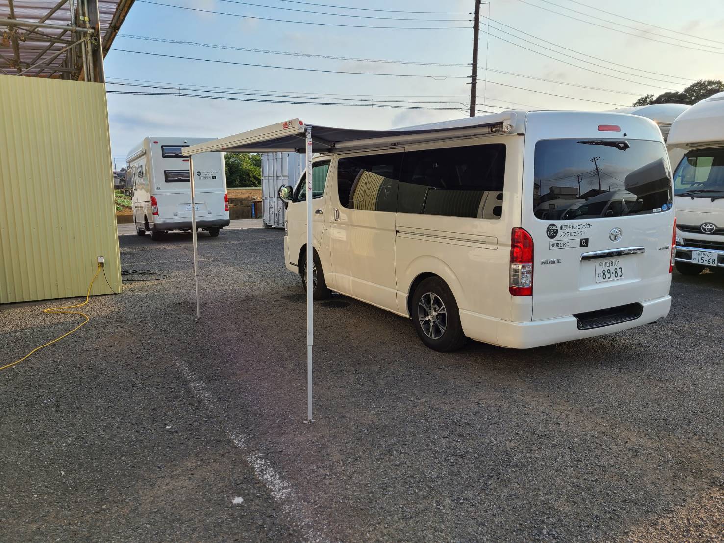 プレシャス ホワイトハウス ハイエースキャンパー 電動開閉式ポップアップ バンコン47