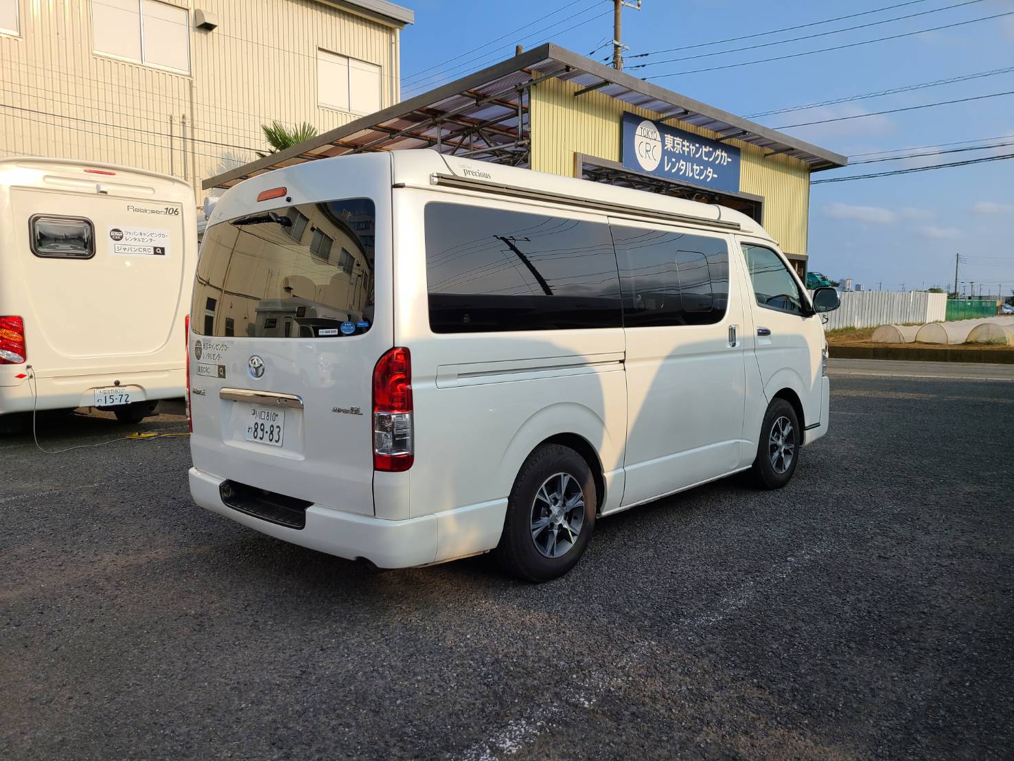 プレシャス ホワイトハウス ハイエースキャンパー 電動開閉式ポップアップ バンコン5