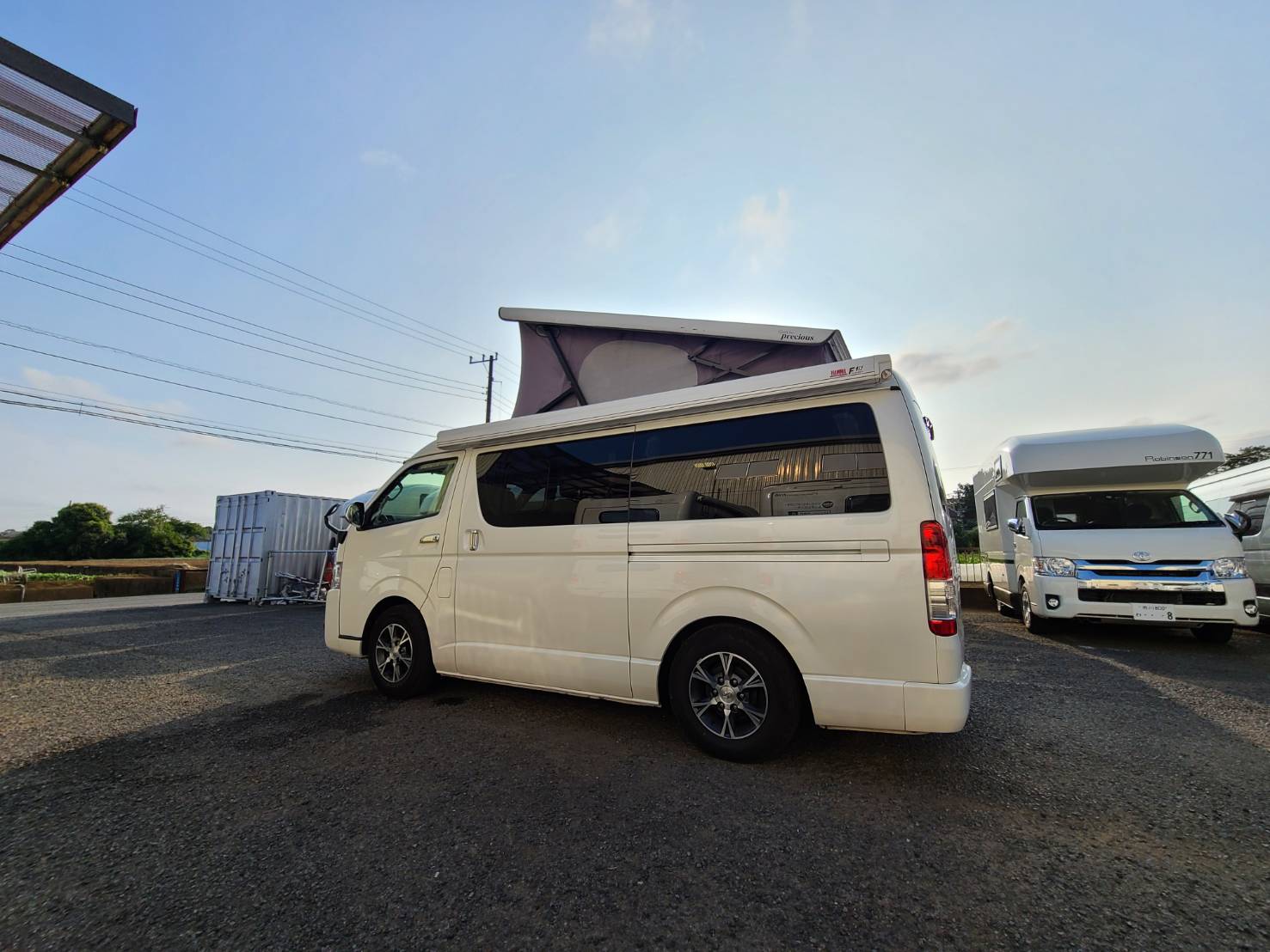 プレシャス ホワイトハウス ハイエースキャンパー 電動開閉式ポップアップ バンコン8