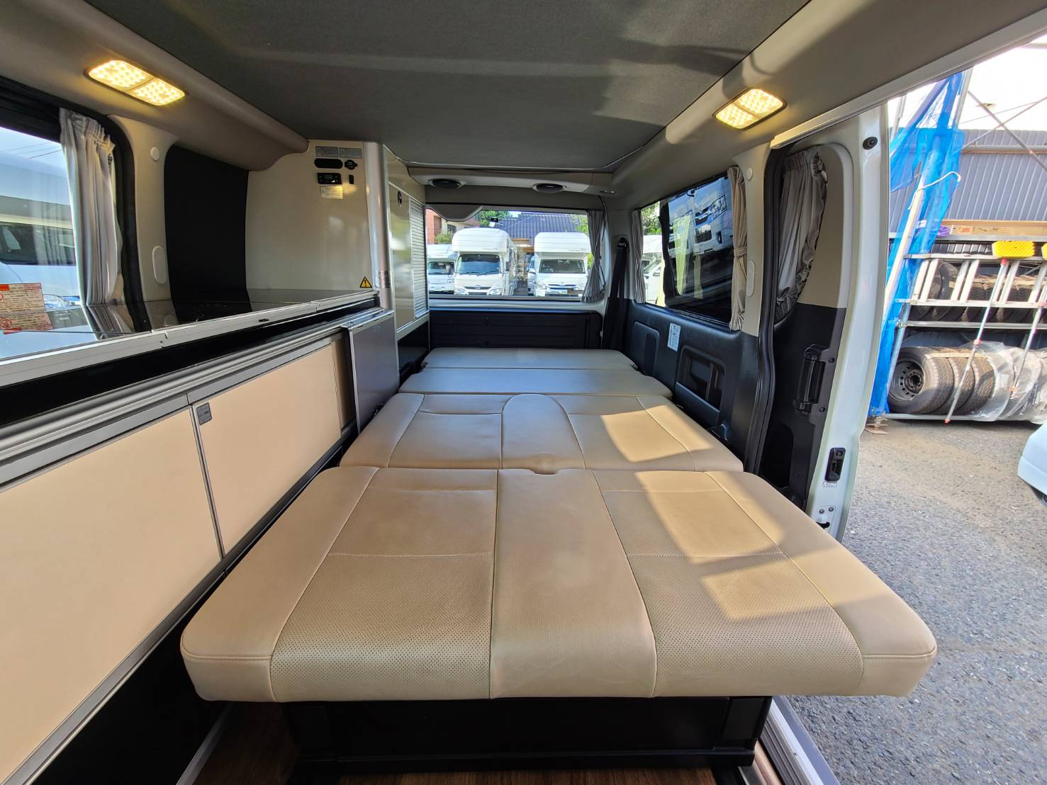 プレシャス ホワイトハウス ハイエースキャンパー 電動開閉式ポップアップ バンコン34