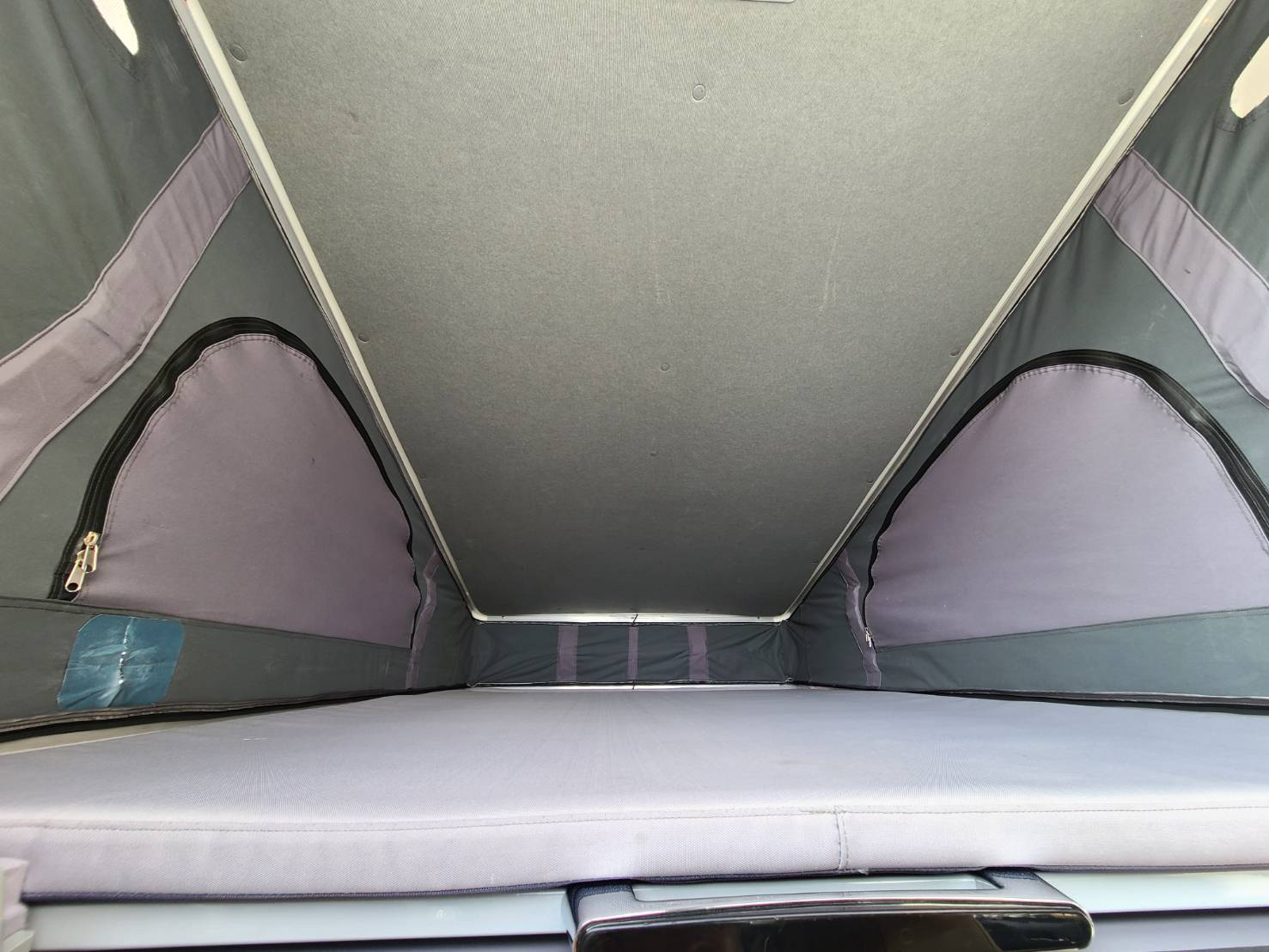 プレシャス ホワイトハウス ハイエースキャンパー 電動開閉式ポップアップ バンコン39