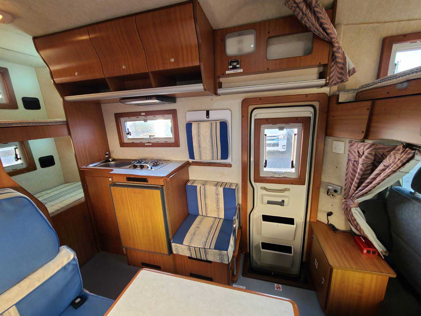 セレンゲティ トヨタ CBA-TRH214W改 キャブコンキャンピングカー20