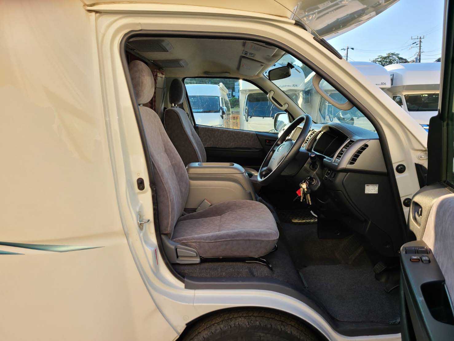 セレンゲティ トヨタ CBA-TRH214W改 キャブコンキャンピングカー13