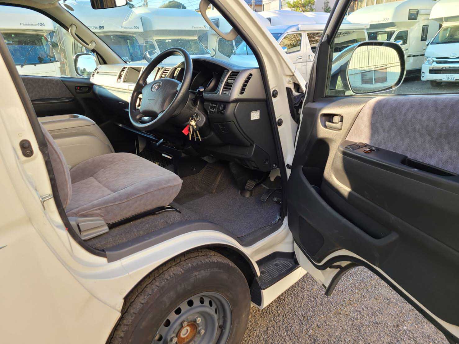 セレンゲティ トヨタ CBA-TRH214W改 キャブコンキャンピングカー12