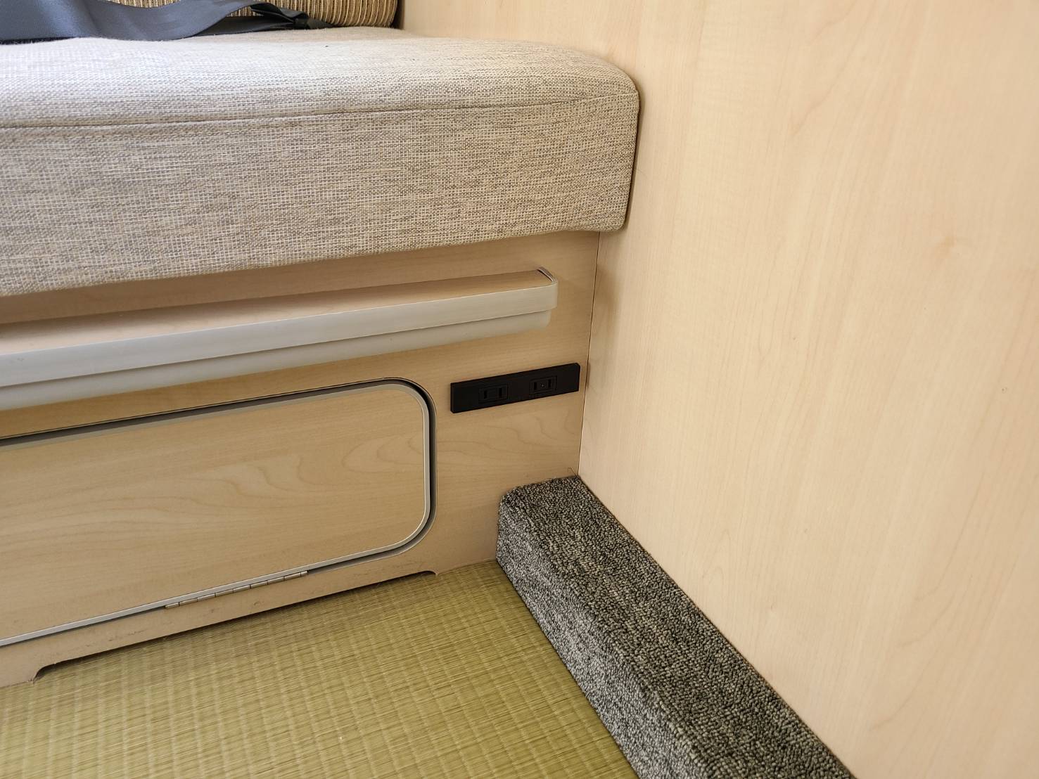 コルドバンクス  バンテック キャブコン/TOYOTAカムロード/キャンピングカー中古車41