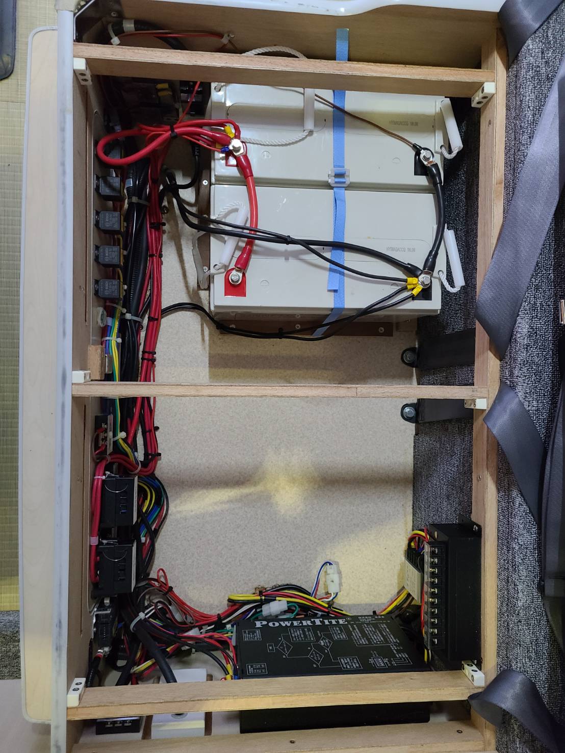 コルドバンクス  バンテック キャブコン/TOYOTAカムロード/キャンピングカー中古車52