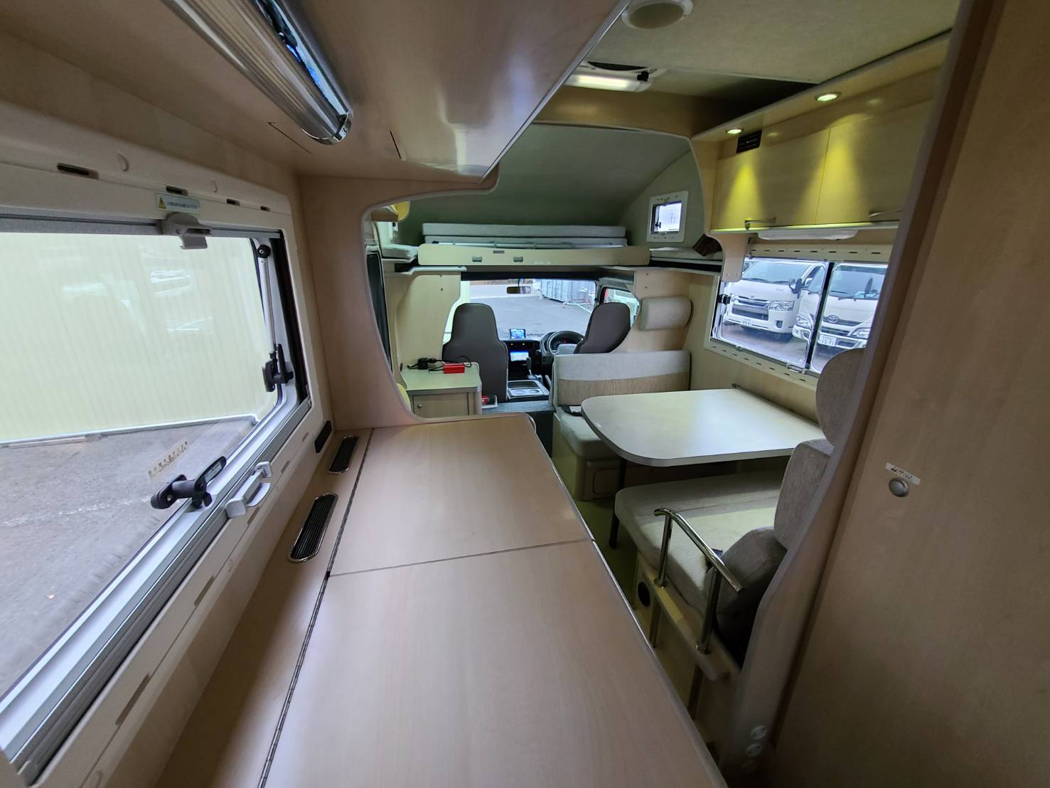 コルドバンクス  バンテック キャブコン/TOYOTAカムロード/キャンピングカー中古車25