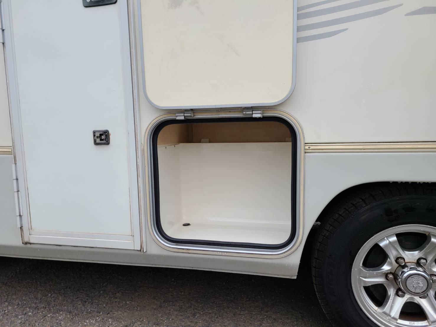 コルドバンクス  バンテック キャブコン/TOYOTAカムロード/キャンピングカー中古車12