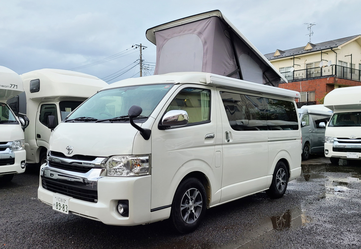 プレシャス ホワイトハウス ハイエースキャンパー 電動開閉式ポップアップ バンコン1