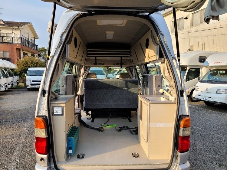 グランドハイエース フェネックカーゴ 4WD26