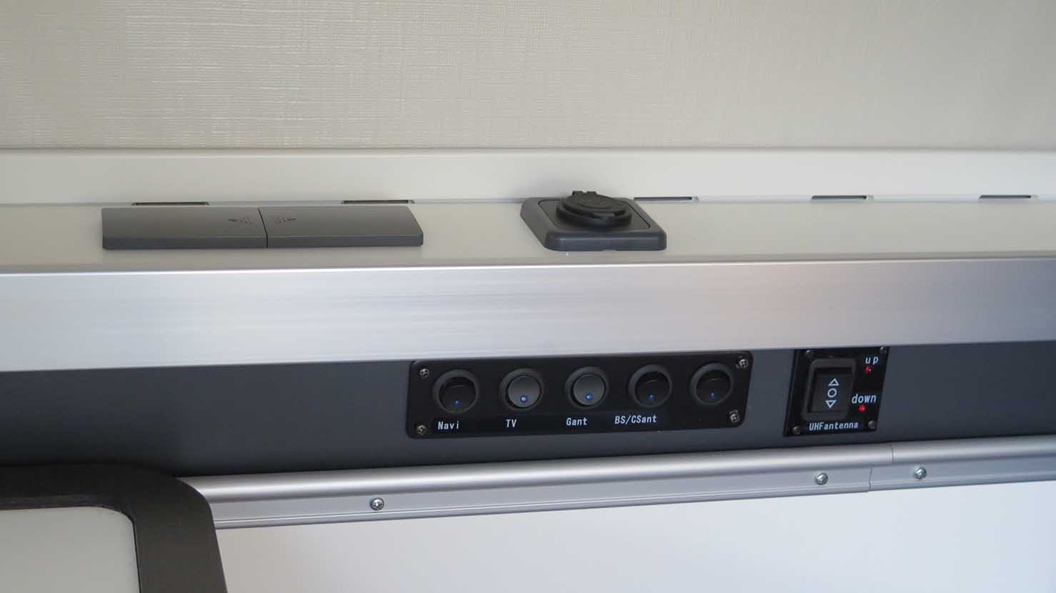 トイファクトリー アルコーバ グランド仕様 ハイエース ディーゼル4WD19