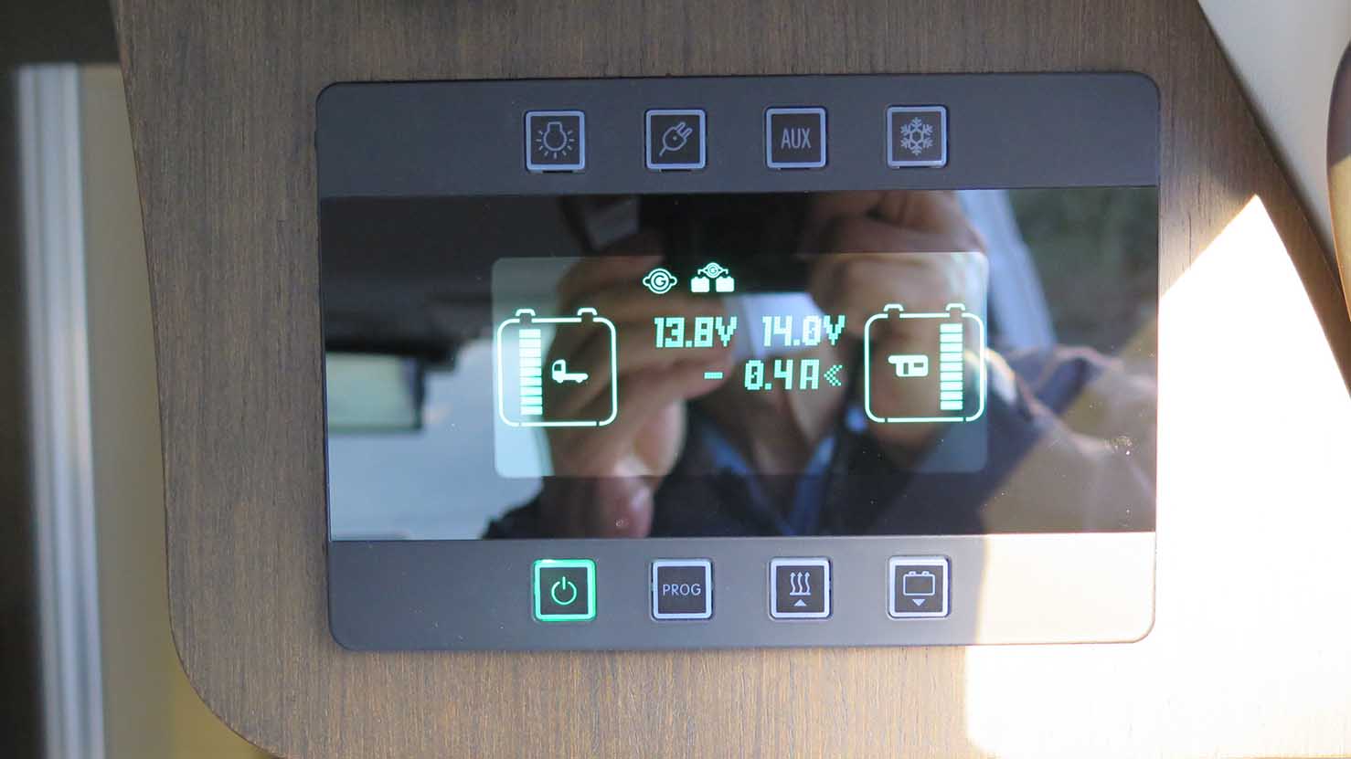 トイファクトリー アルコーバ グランド仕様 ハイエース ディーゼル4WD22