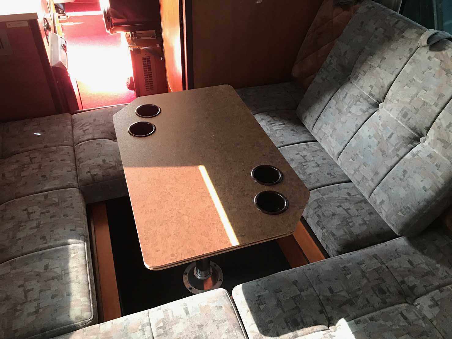 シビリアン バスコン キャンピングカー 8ナンバー登録14